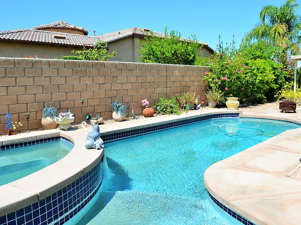 1st image of 83315 Long Cove Dr