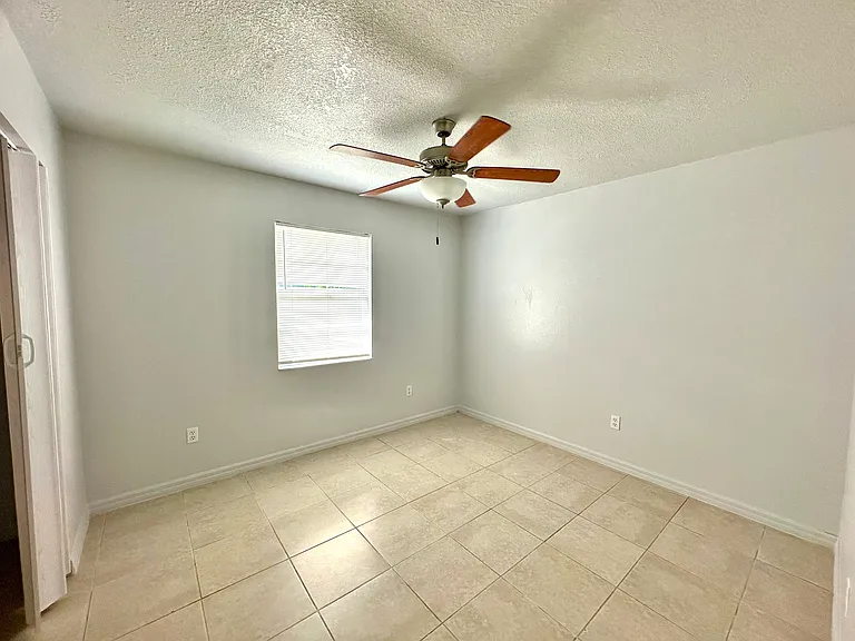 190 Bamboo Dr #B — Photo 9