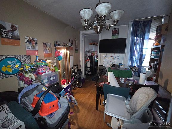 5th image of 412 Dayton St