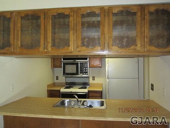 2nd image of 2847 Oxford Ave APT D
