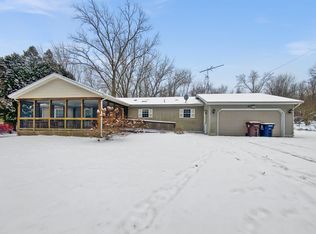 90 W Burwell Dr, Porter, IN 46304