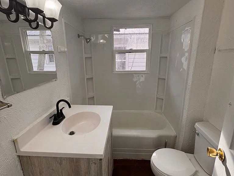 1827 Frances Ave — Photo 12