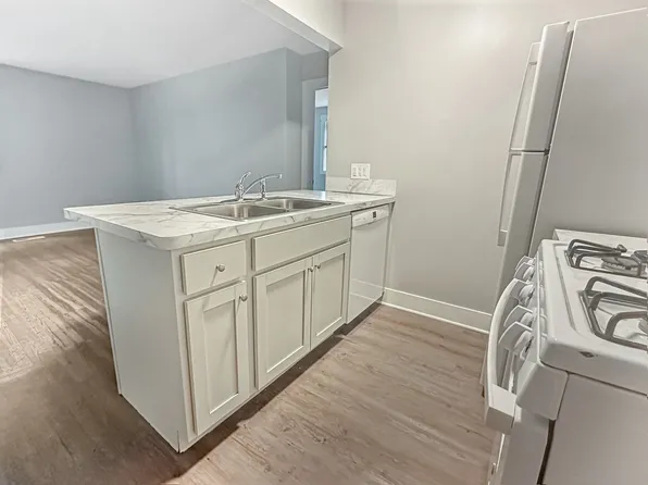 Royal Oak Apartments