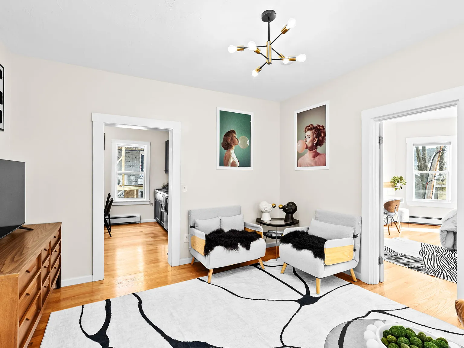 2 bed, 800 sqft, $3,600 — Photo 2