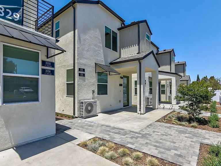 2040 N Highland Ave — Photo 7
