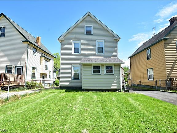 3rd image of 24 Whitney Ave N