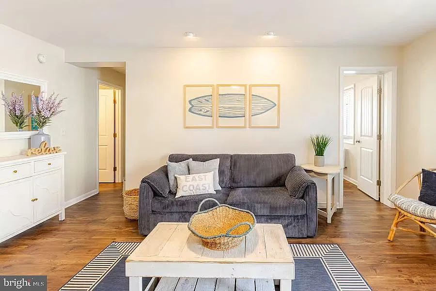 100 Van Dyke Ave #107