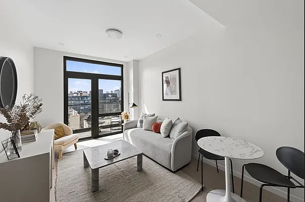 Living room, photo 1