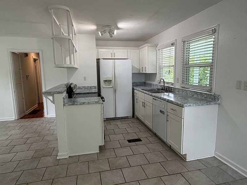 1st image of 414 Prince St