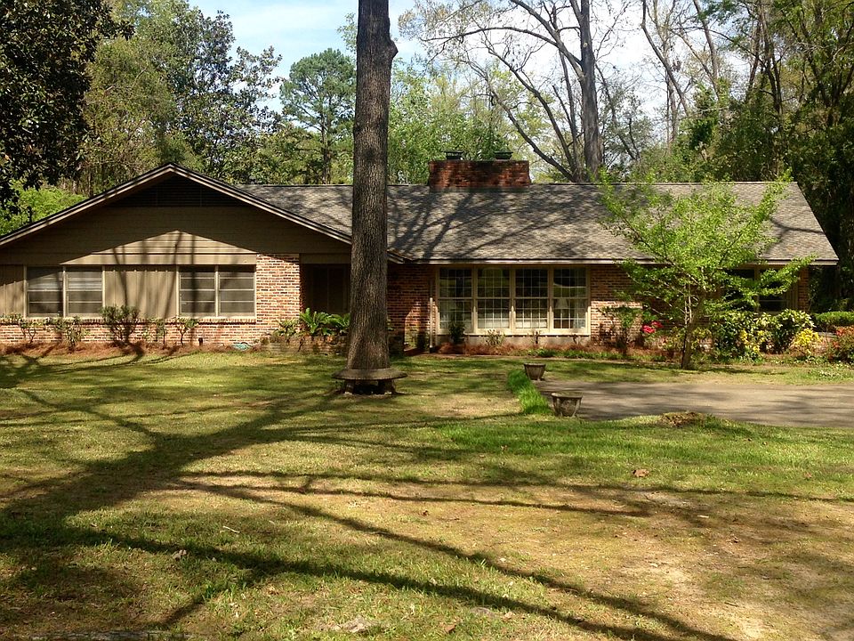 1st image of 2435 Wildwood Dr