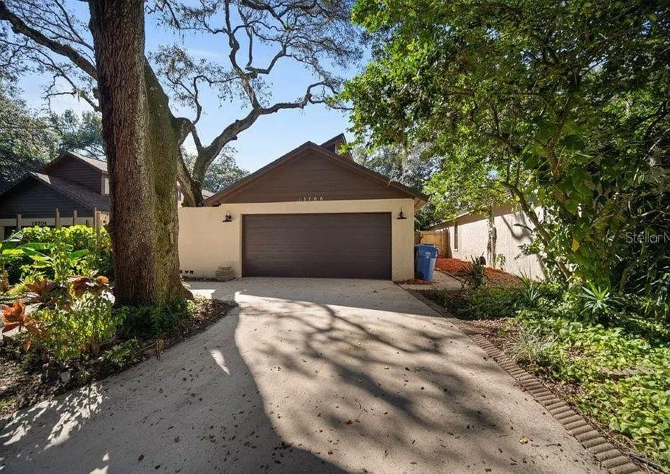 13706 Sweetwater Cove Pl