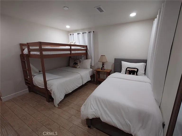 787 Georgia St — Photo 20