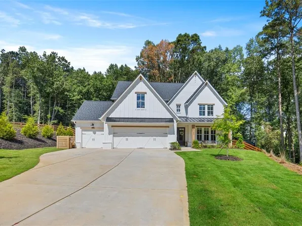 8130 Long Slope Dr, Gainesville, GA 30506