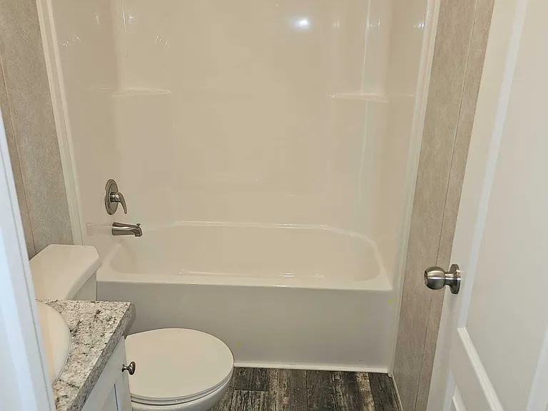 2300 Lafayette Ave #6 — Photo 18