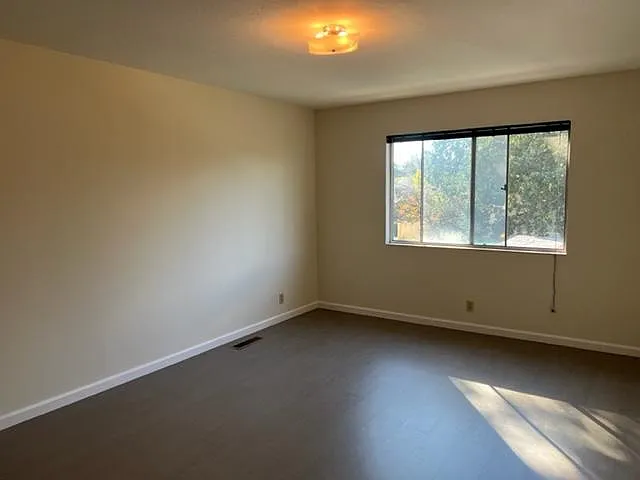 638 College Ave #638 — Photo 12