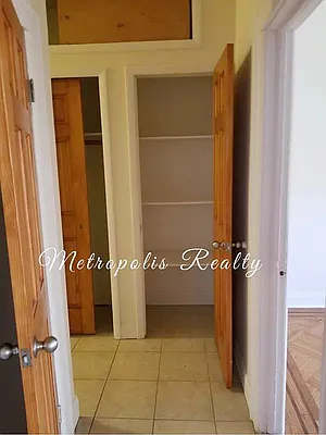 Rented by Metropolis International Realty Inc. | media 10