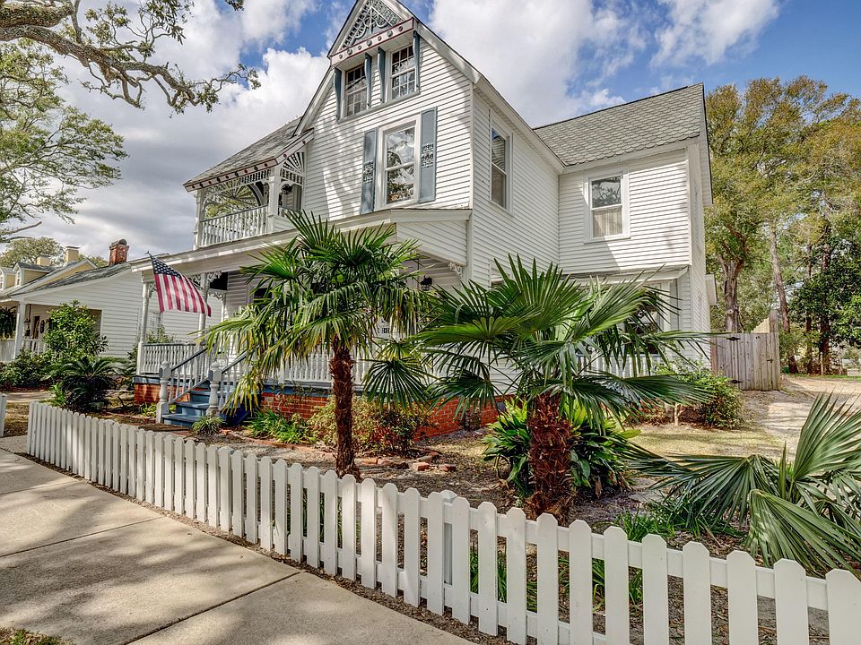 210 W West St, Southport, NC 28461 Zillow