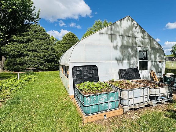 3rd image of 17645 Igloo ROAD
