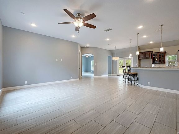 5th image of 1134 Victoria