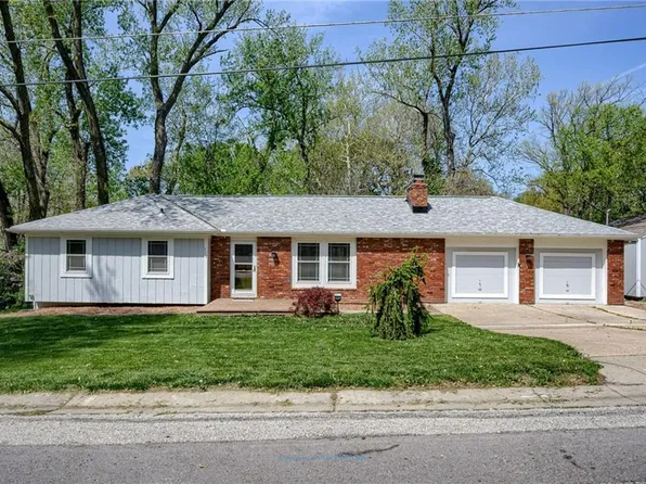 922 NW Valley Ln, Riverside, MO 64150