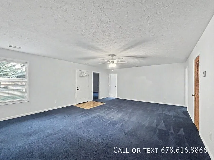 4BR/1BA Triplex Home in Loganville Bonus Room, Separate Driveway & Storage Shed — Photo 4