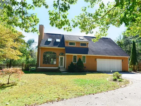 69 Talbut Rd, Scituate, RI 02831