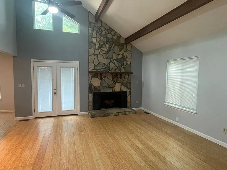 8006 Briardale Dr — Photo 9