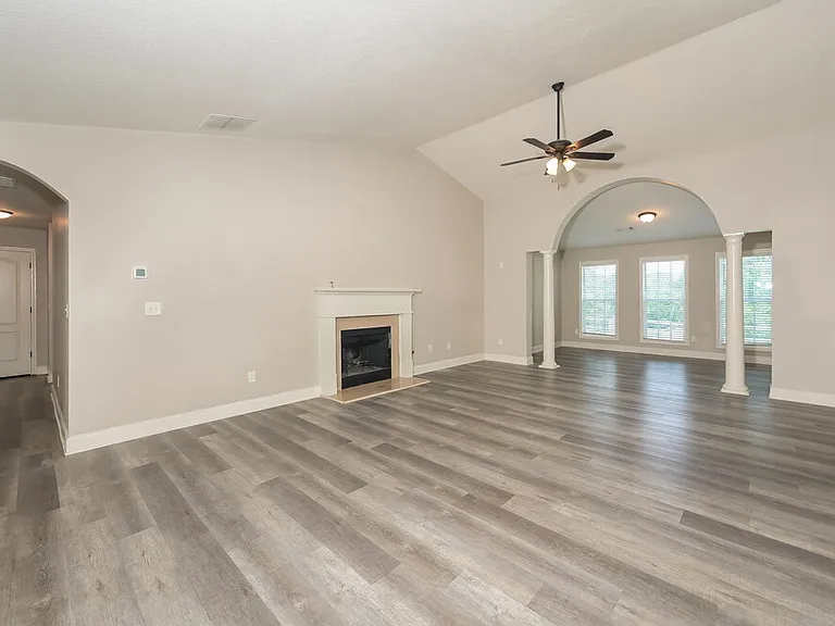 368 Embassy Dr — Photo 3