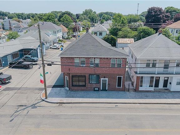 3rd image of 1640 Cranston St
