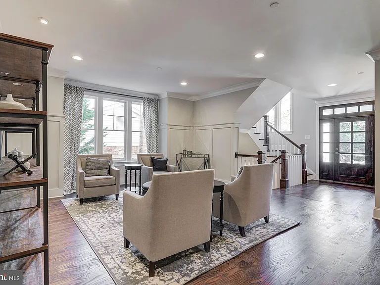5700 Tanglewood Dr — Photo 6