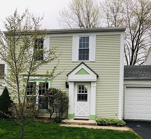 1st image of 3S247 Blackthorn Ln