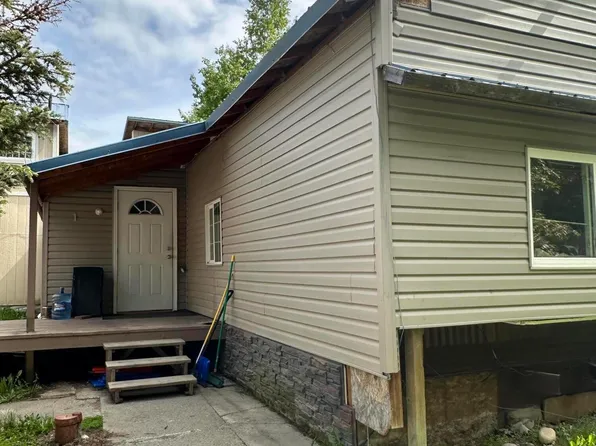 1564 N Pioneer Peak Dr, Wasilla, AK 99654