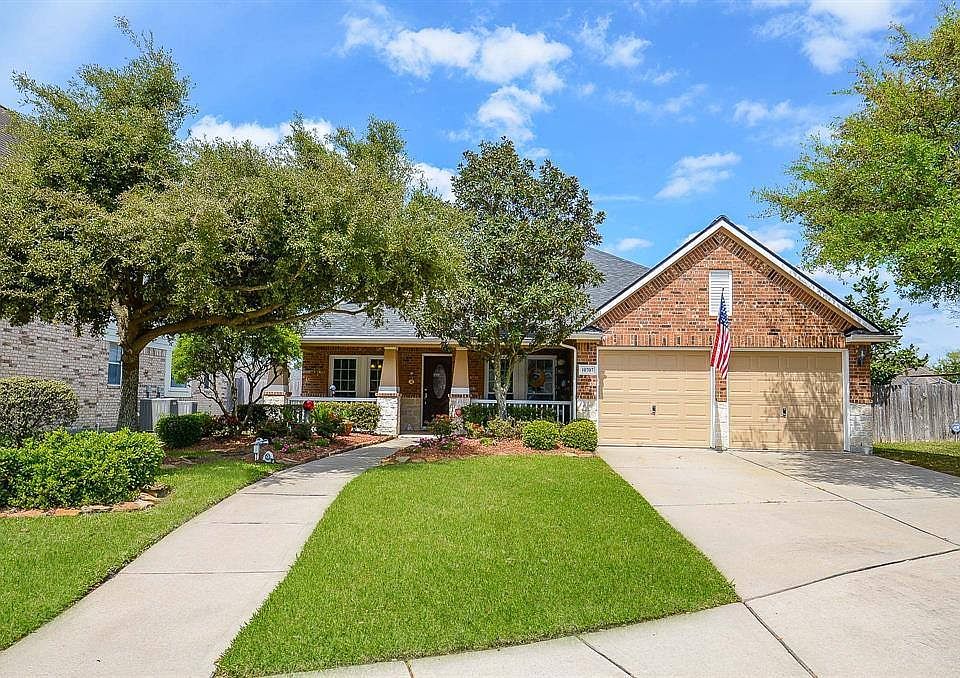 1st image of 10707 Barker Lake Ct