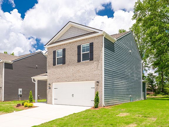 3rd image of 2061 Fairview Hills Dr NE