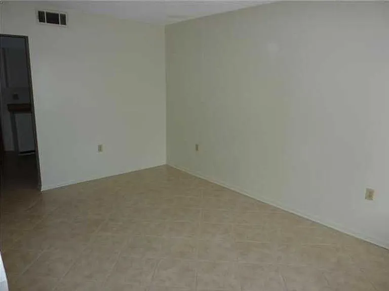 125 Alabama Ave #A-C — Photo 2