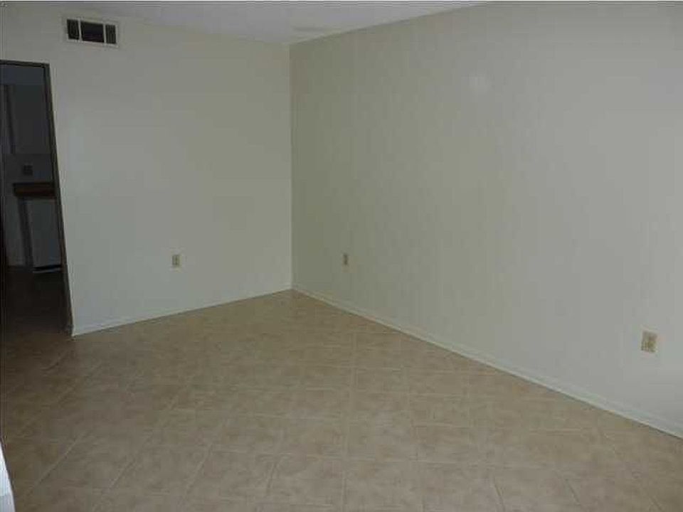 1st image of 125 Alabama Ave NW #B