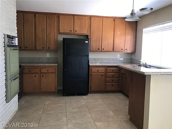 5th image of 412 Greenbriar Townhouse Way