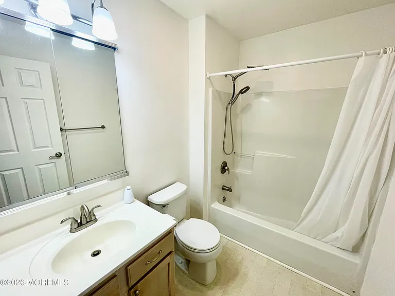220 Middie Ln — Photo 13