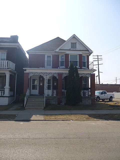 Front / Side Lot