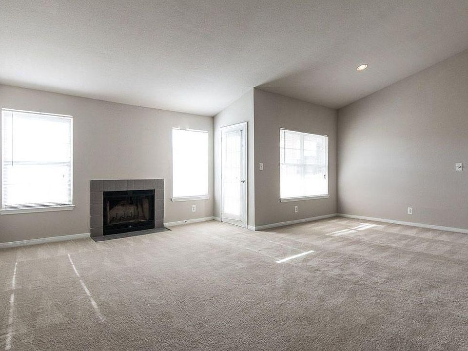 2nd image of 13454 Farmcrest Ct
