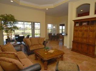 8808 Mustang Island Cir, Naples, FL 34113