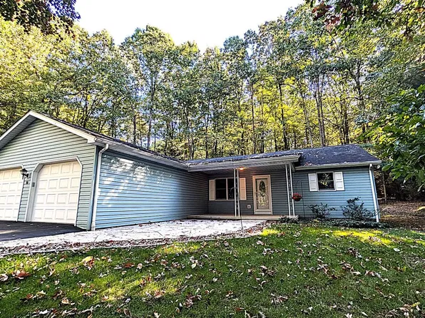 90 Charlotte St, Port Matilda, PA 16870