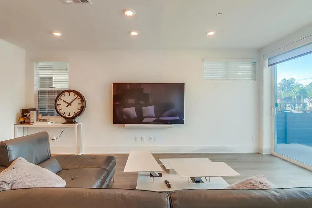 4 bed, 1736 sqft, $7,600 — Photo 3