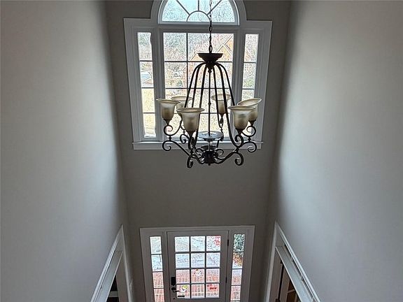 4th image of 1104 Fairview Club Cir