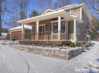 635 Jasperse Ave SE, Ada, MI 49301