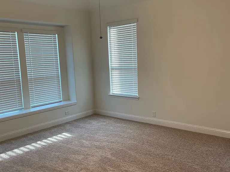 1004 Timber Ridge Dr — Photo 10