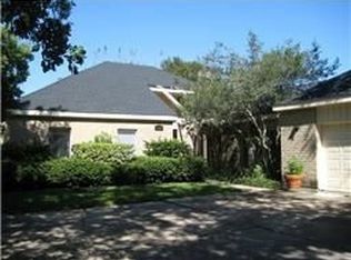 12210 Briar Forest Dr, Houston, TX 77077