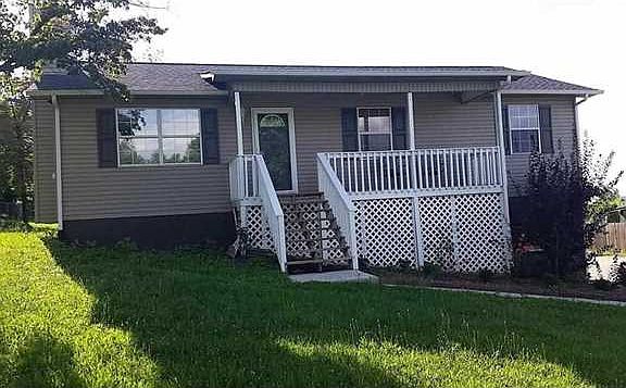 3rd image of 127 Brookhill Ln NE