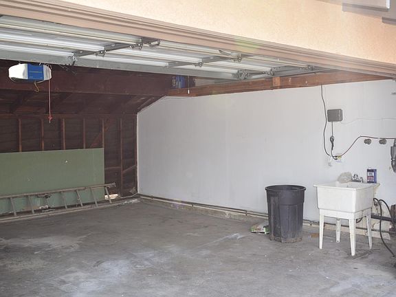 4th image of 14612 Ector St