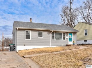 6942 Pinkney St, Omaha, NE 68104